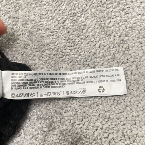 Disney Soft Plush Sequin Mickey Mouse Cropped Jacket Womens 2L Black 1/4 Zip - Picture 5 of 13